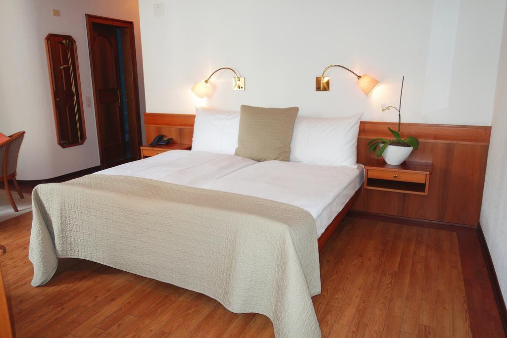 Boutique-Hotel Sonne เบรมการ์เทน ห้อง รูปภาพ