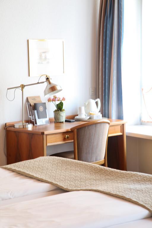 Boutique-Hotel Sonne เบรมการ์เทน ภายนอก รูปภาพ