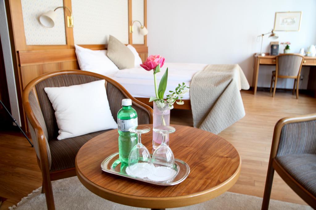 Boutique-Hotel Sonne เบรมการ์เทน ภายนอก รูปภาพ